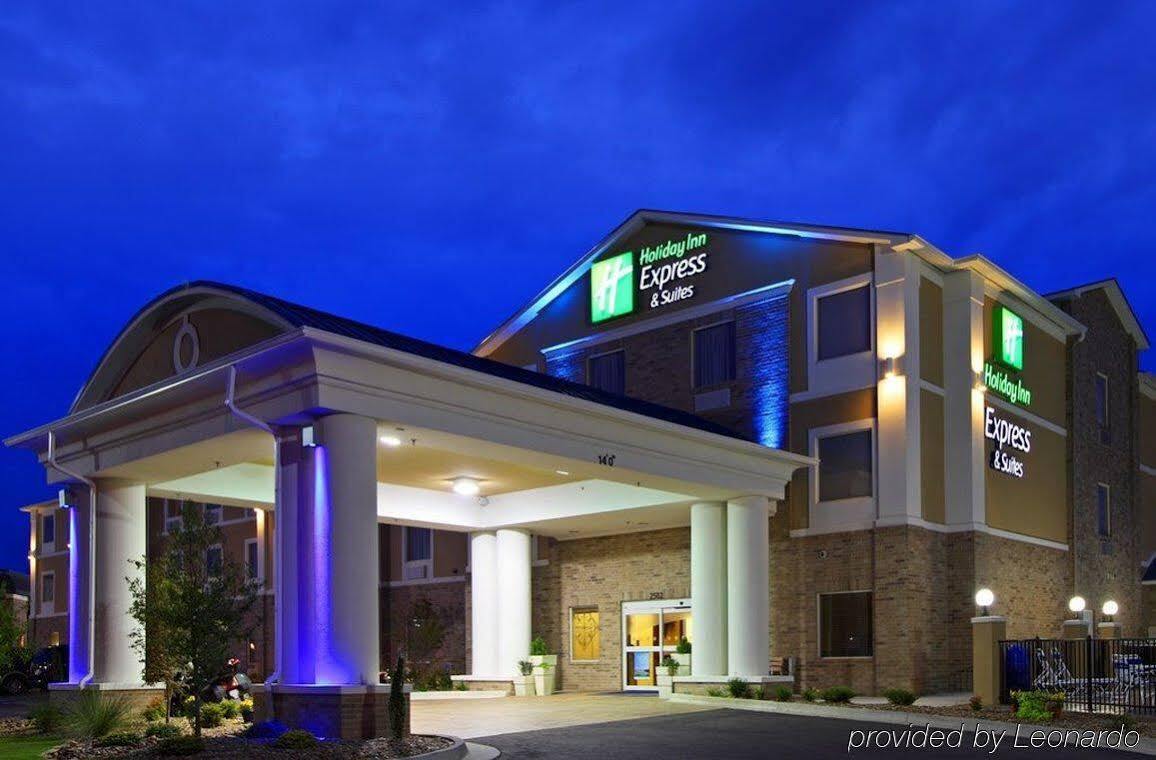Holiday Inn Express & Suites Charlotte North, An Ihg Hotel Exterior photo